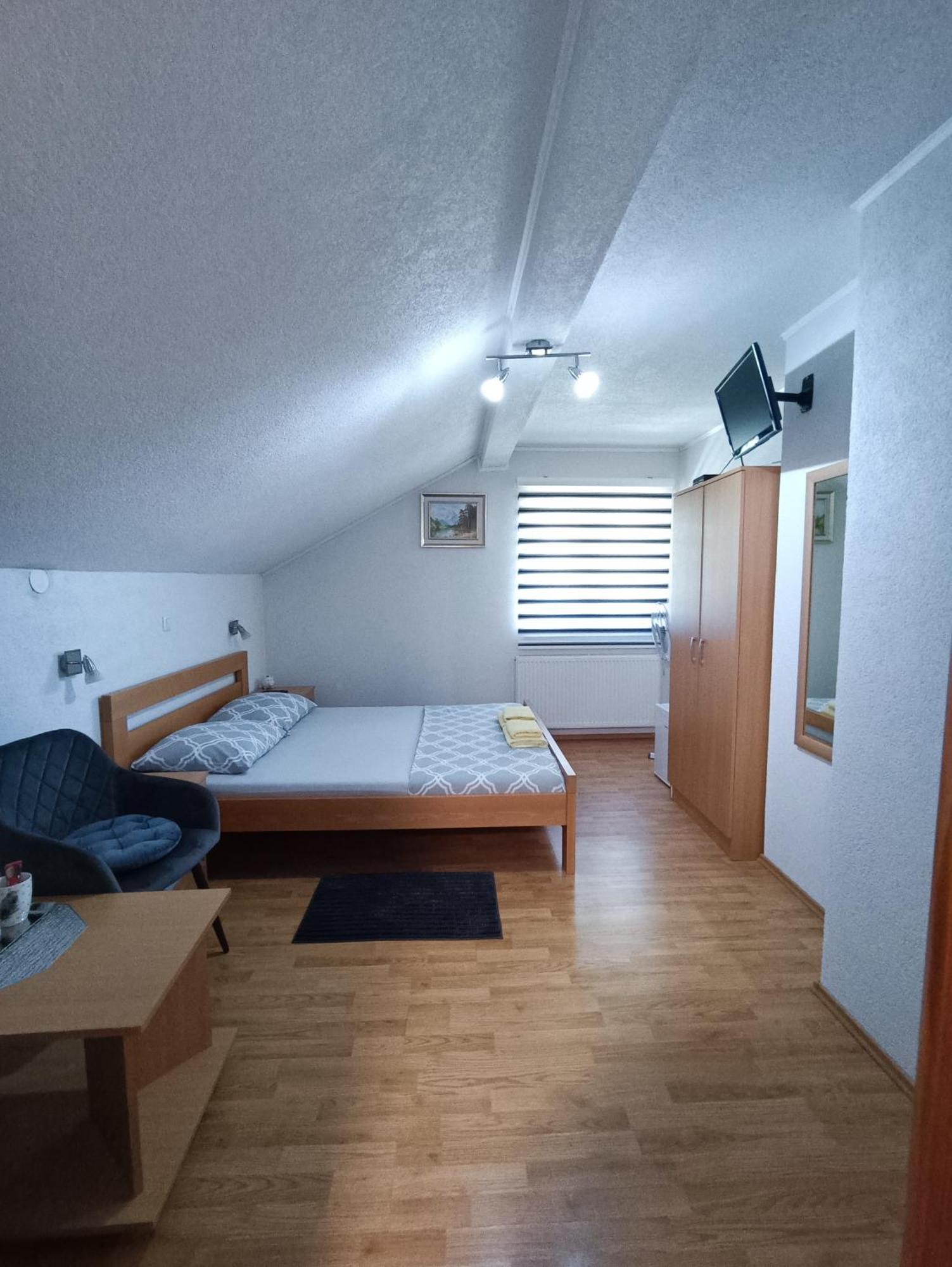 Guesthouse Nikolina Korenica Kültér fotó